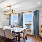 2 Harbour View *