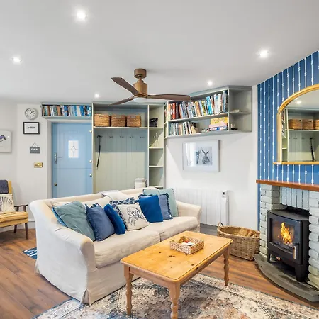 2 Harbour View * Roundstone