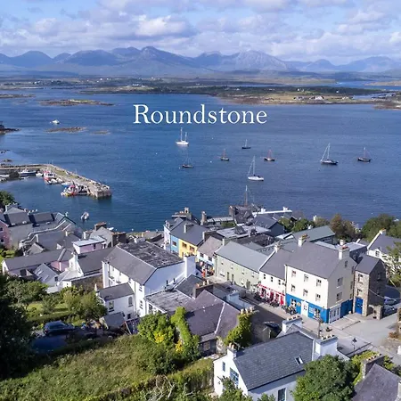 2 Harbour View * Roundstone