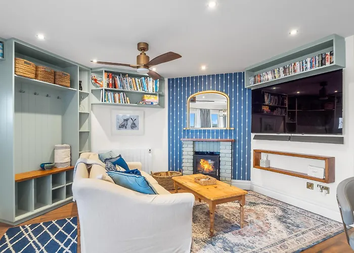 2 Harbour View Apartment *