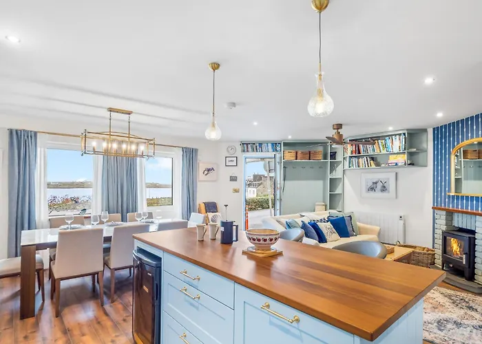 2 Harbour View * Roundstone
