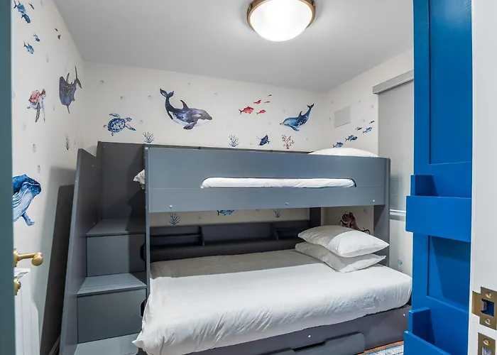 2 Harbour View Apartment